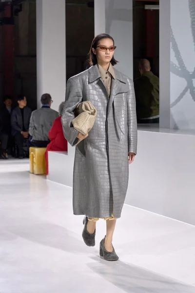 Look 50